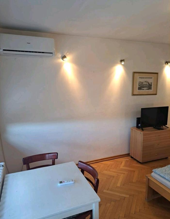 Apartman Milica 2023 Belgrado Esterno foto